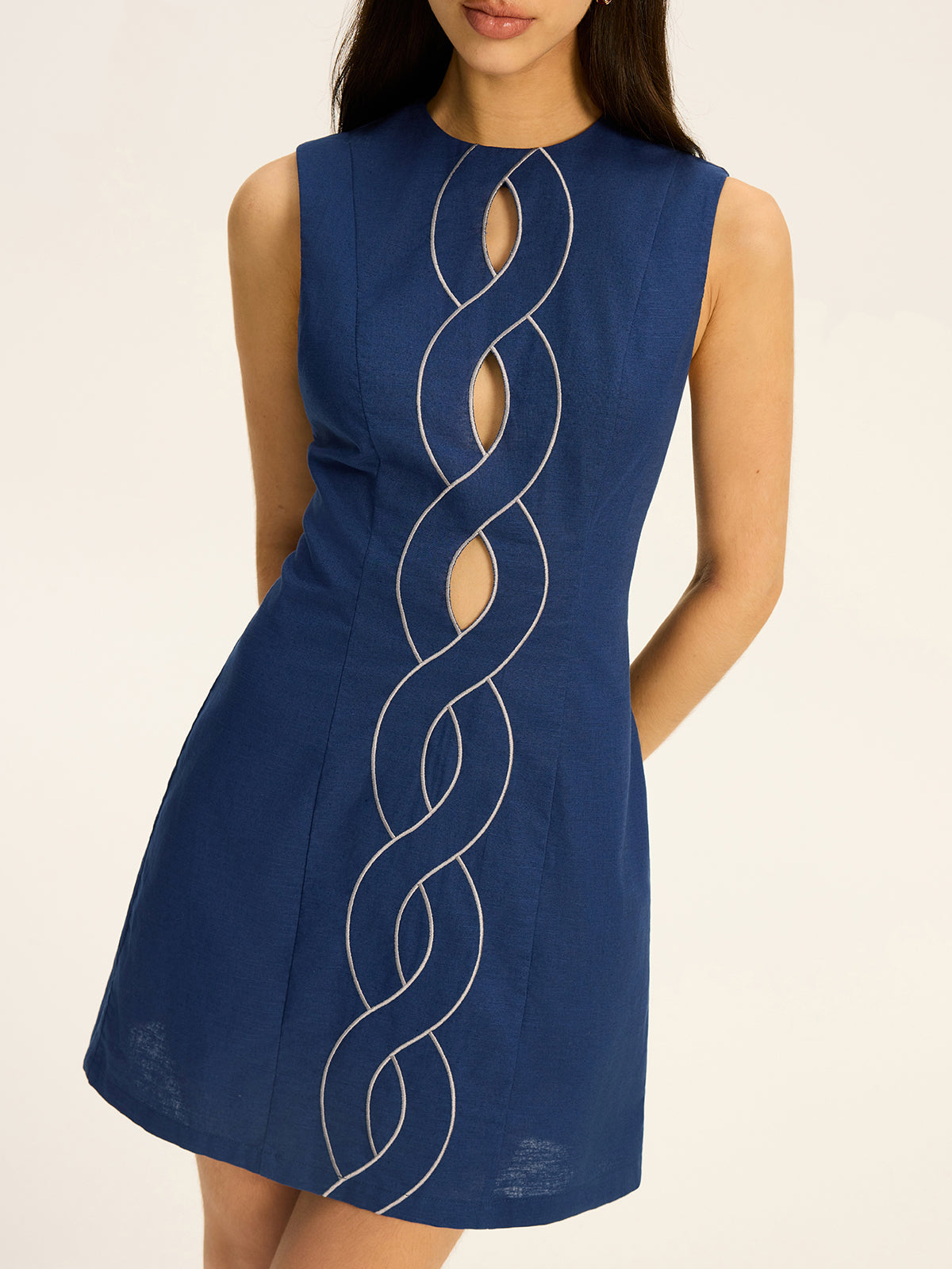 Robe Courte en Lin et Coton à Découpes et Surpiqûres Contrastantes