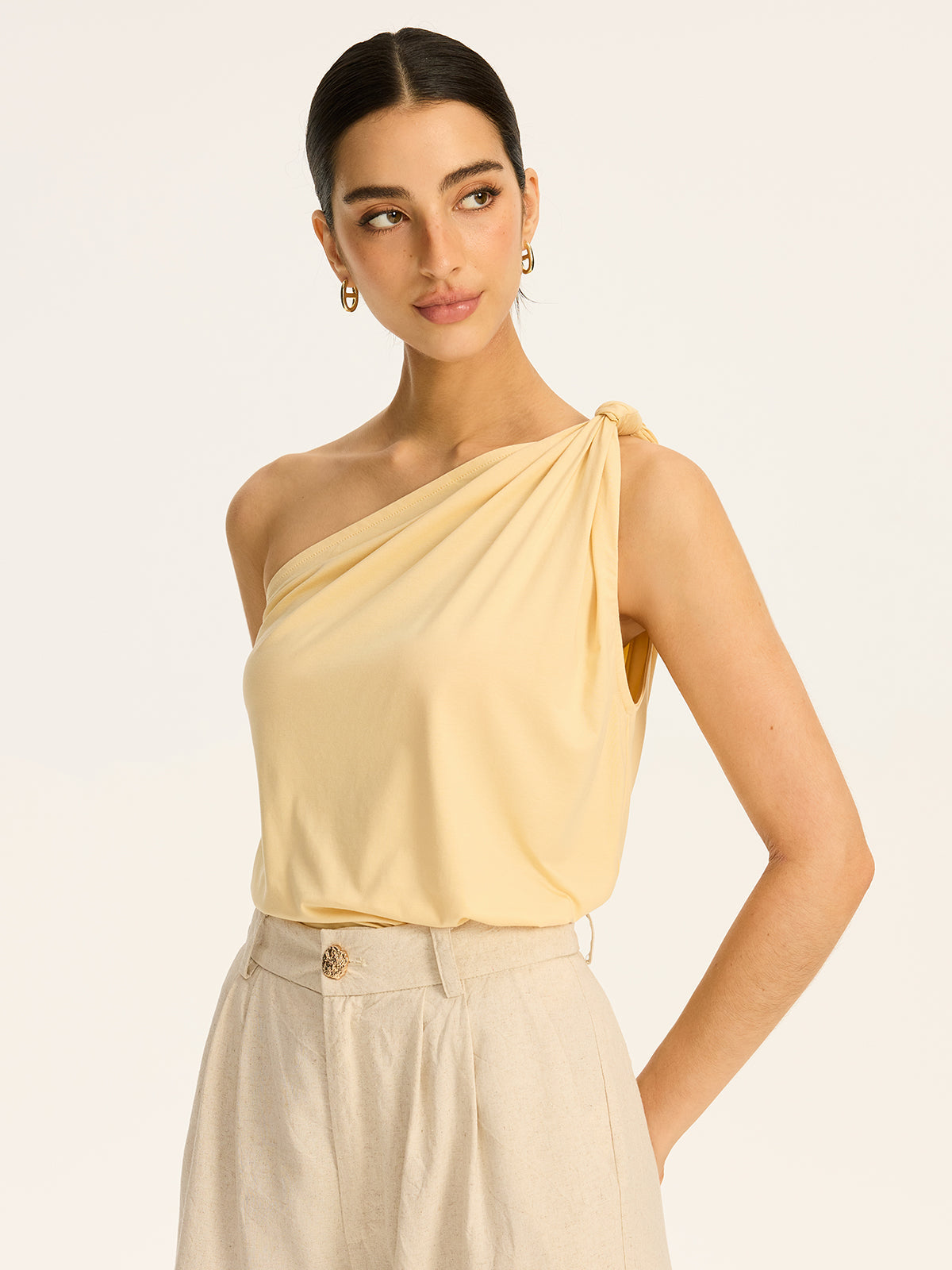 One-Shoulder Oberteil aus gerüschtem Strick