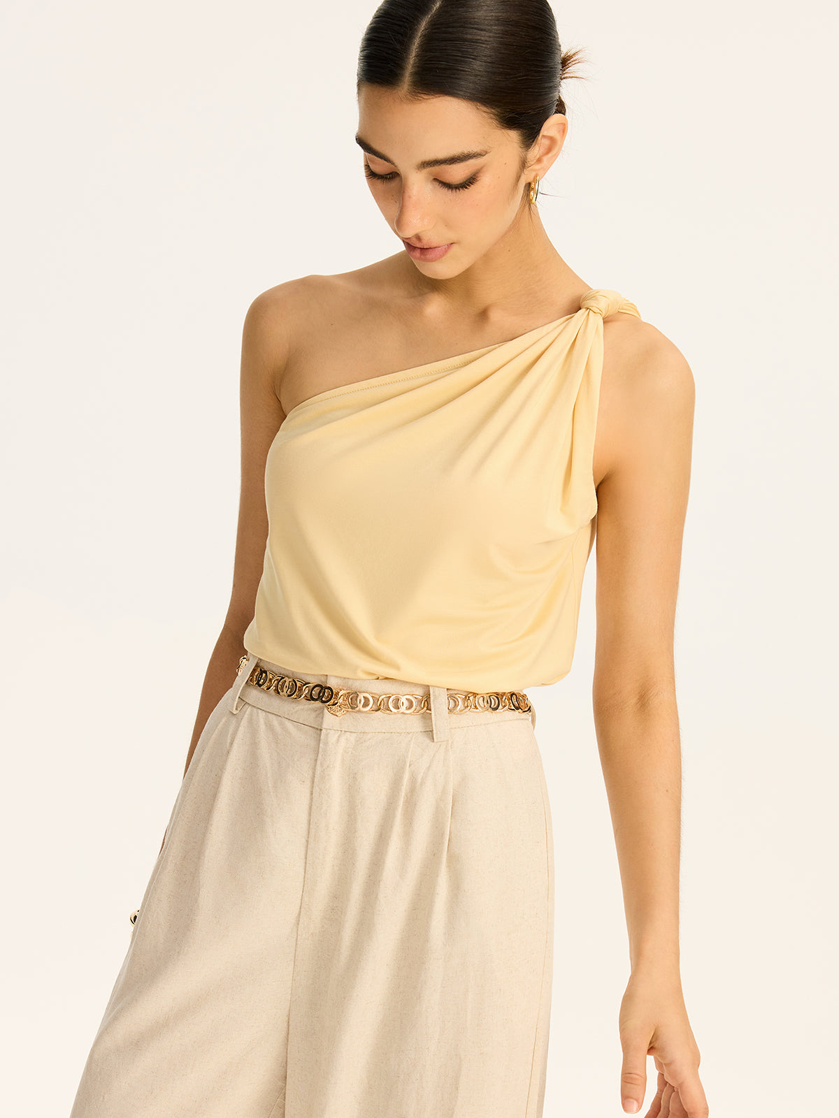 One-Shoulder Oberteil aus gerüschtem Strick