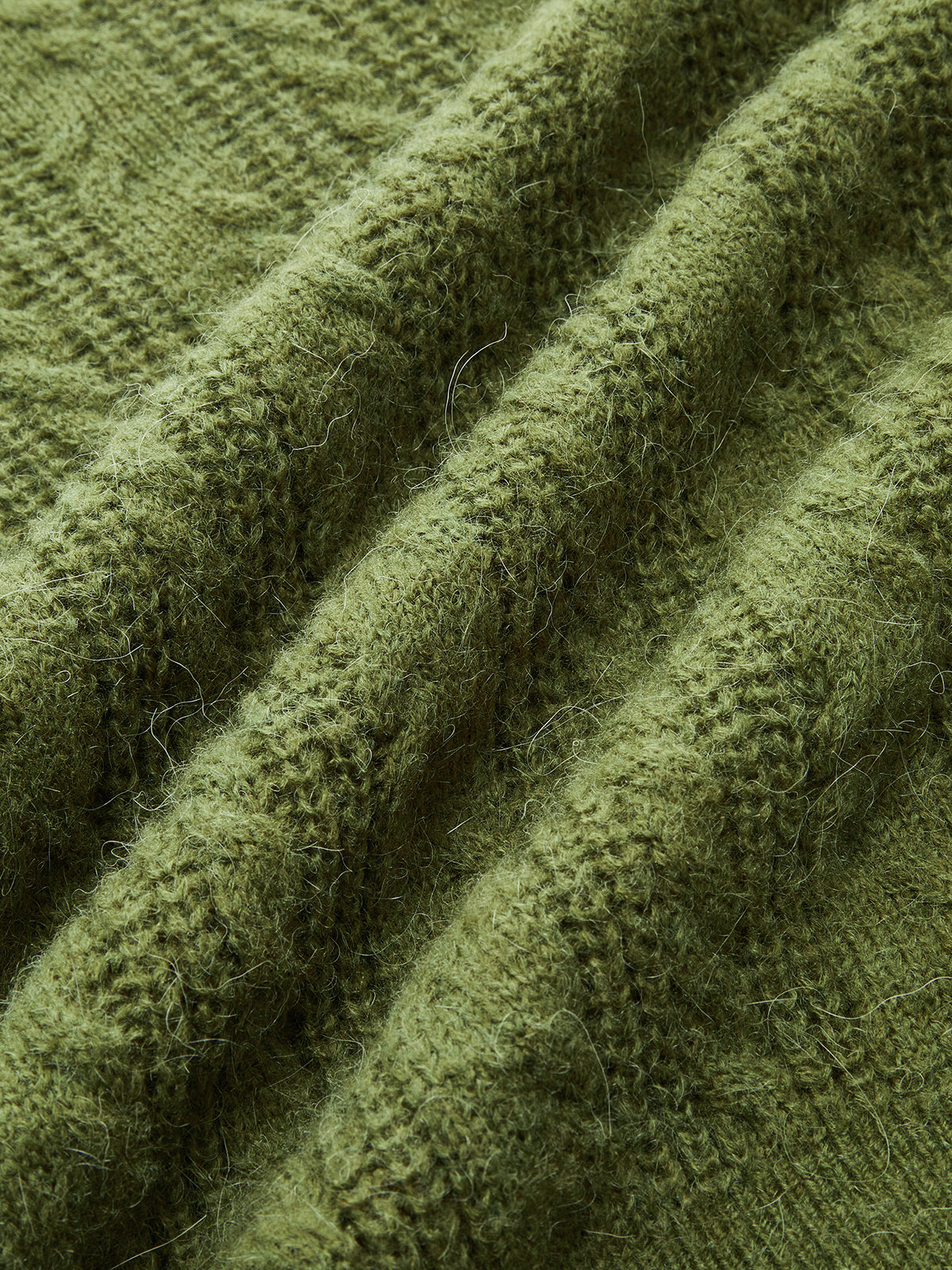 Kurzarm-Strickpullover mit Zopfmuster und Stehkragen