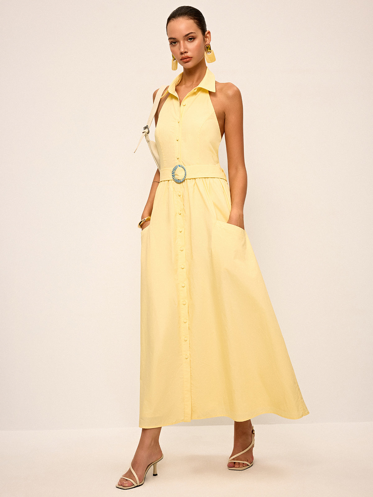 Robe chemise dos nu à col halter avec ceinture