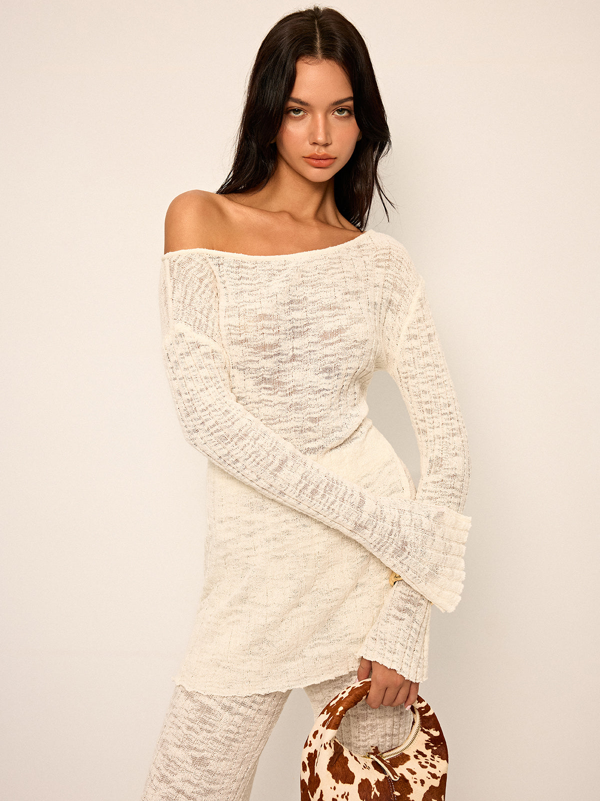 Ensemble top en maille transparente à épaules dénudées et pantalon évasé
