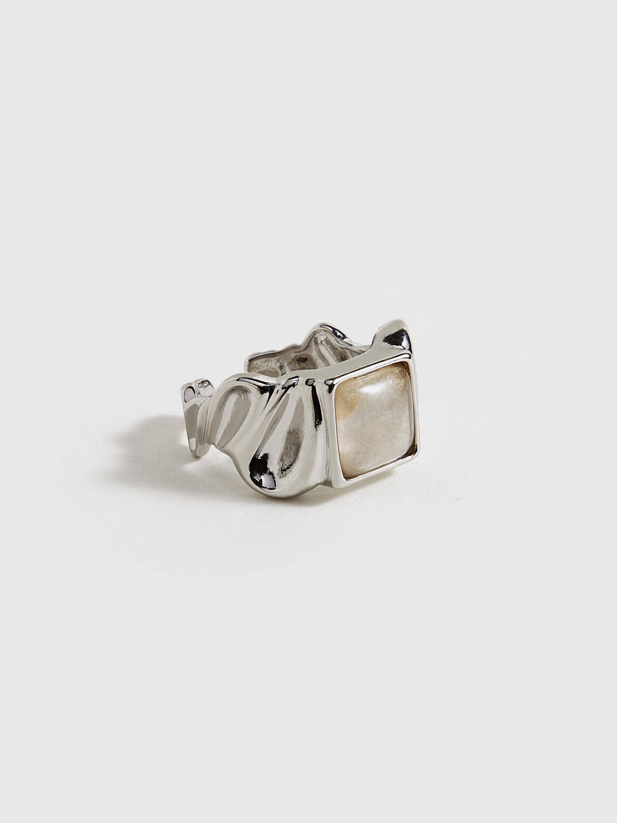 Bague ajustable ton argent avec pierre carrée