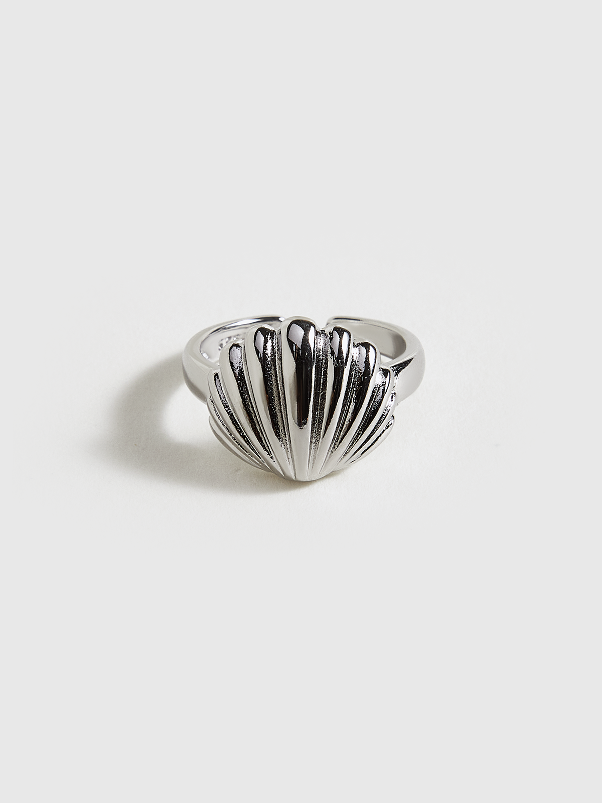 Silberfarbener Muschelring