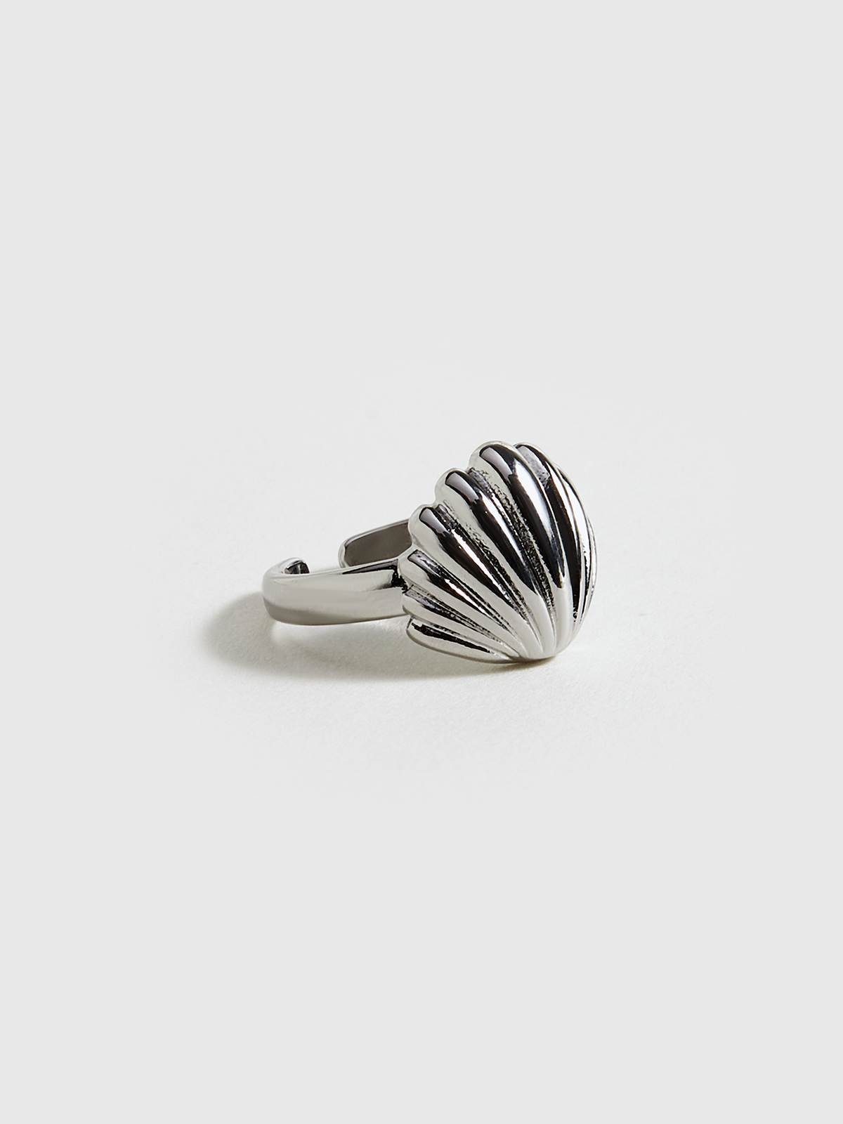 Silve-Tone Shell-Shaped Ring