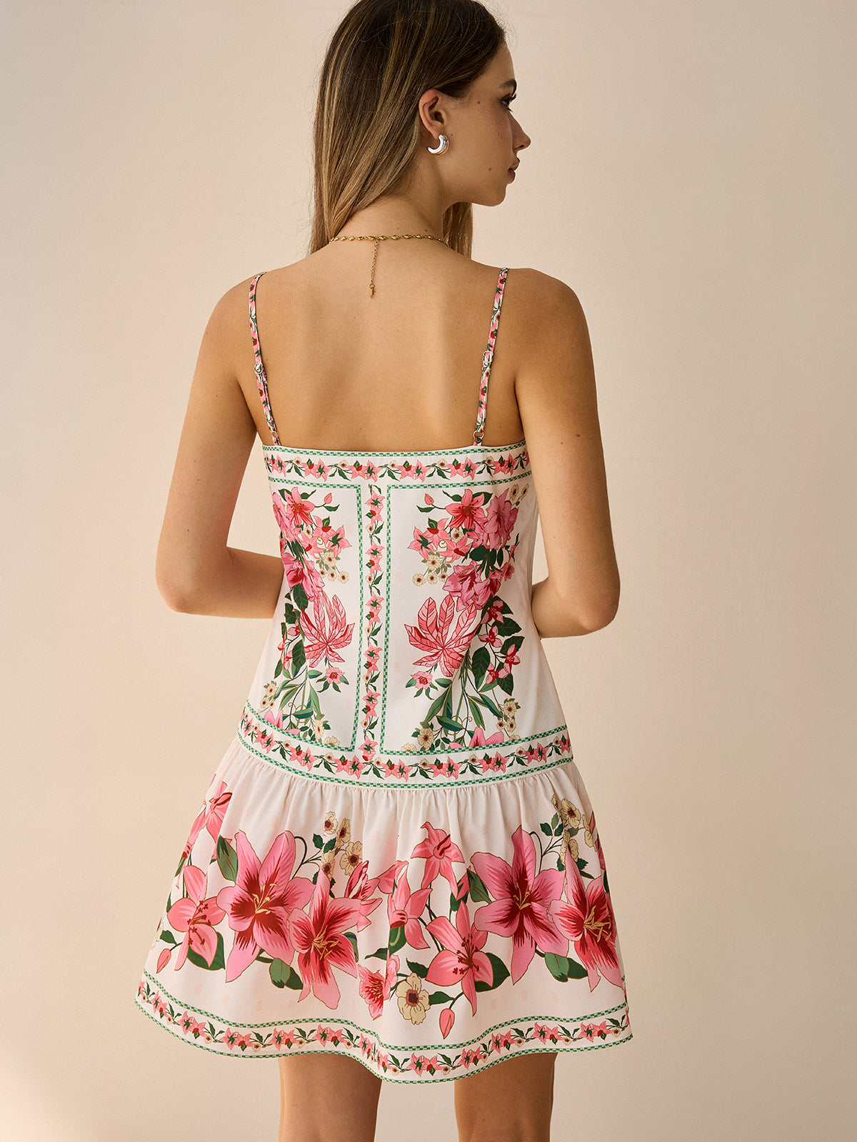 Geblümtes Spaghettiträger-Minikleid