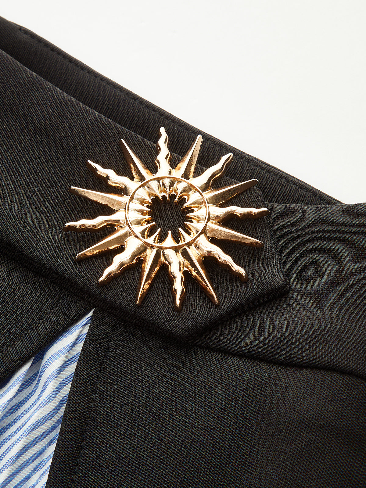 Asymmetrischer Minirock mit Streifenmuster