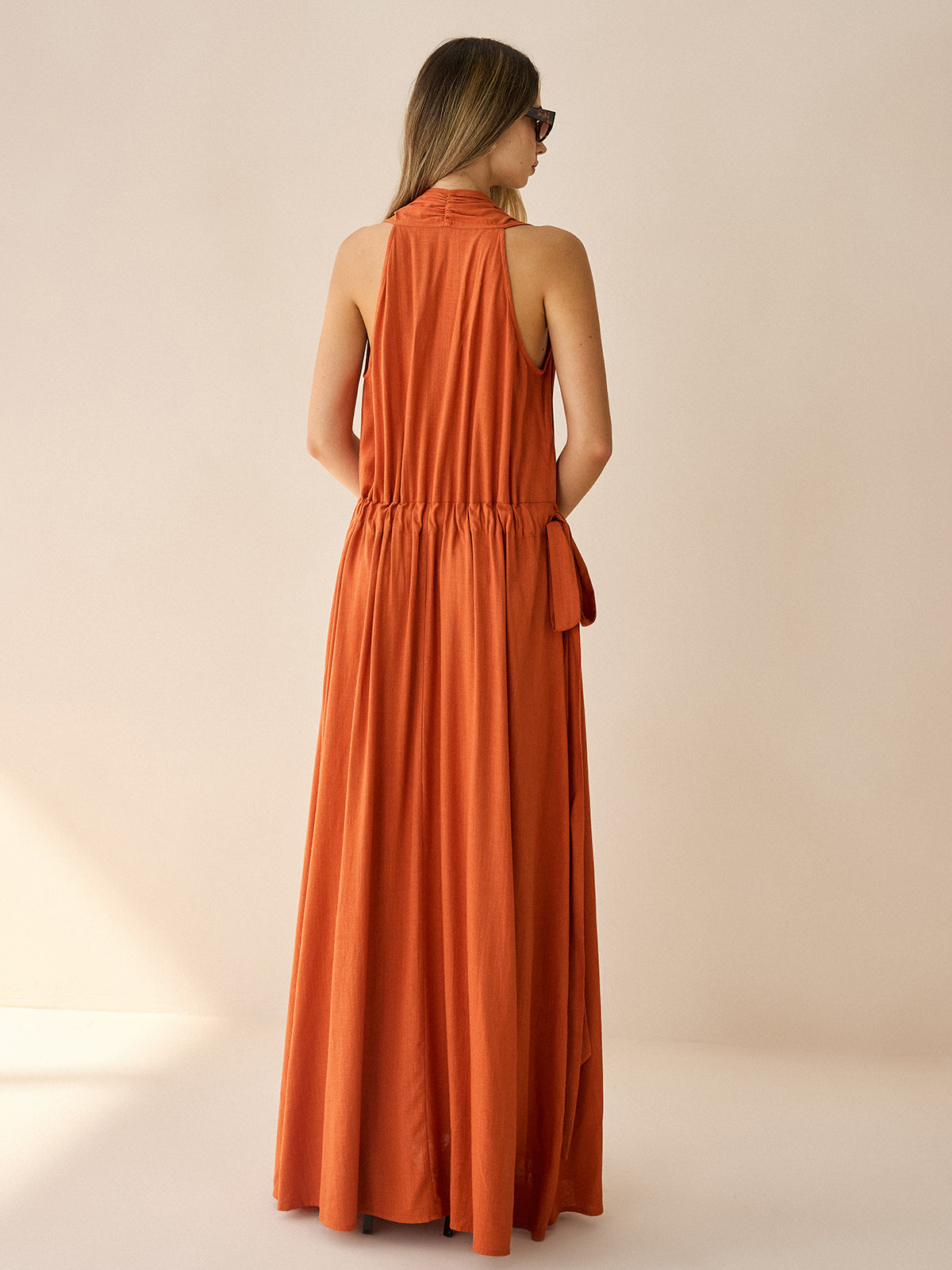 Baumwoll- & Leinen-Neckholder-Maxikleid