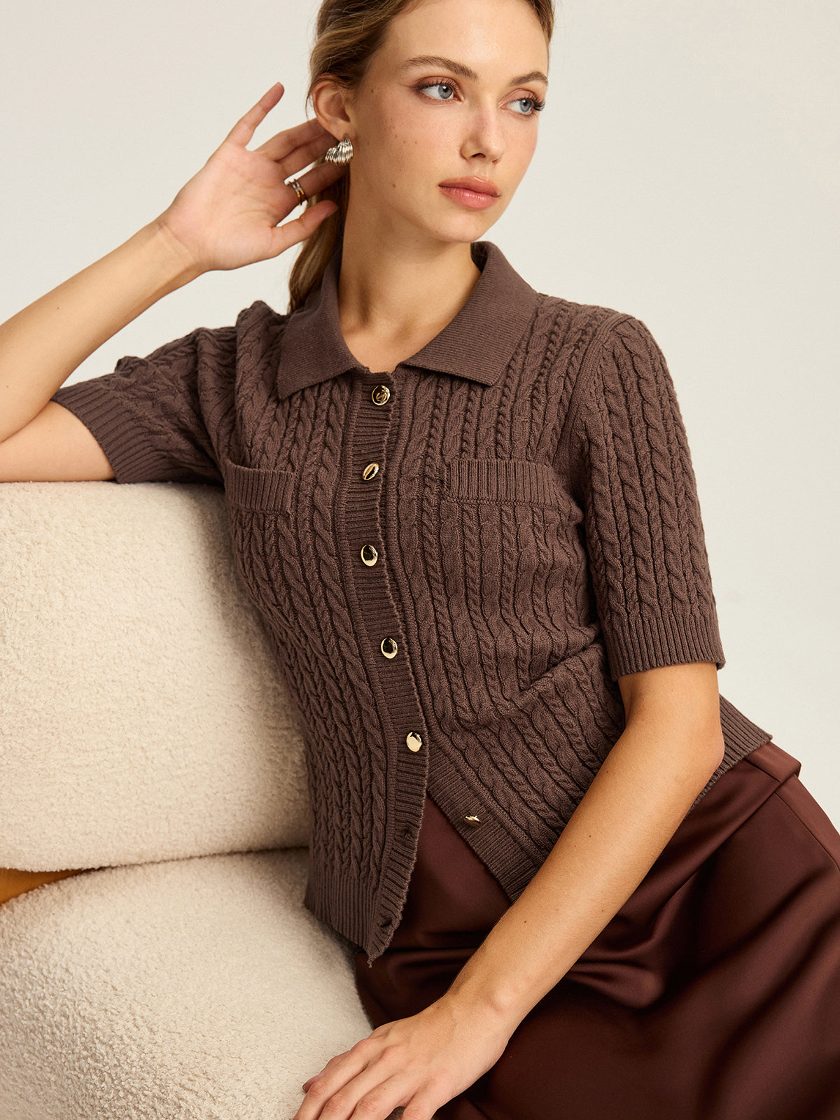Haut boutonné à manches courtes en tricot torsadé