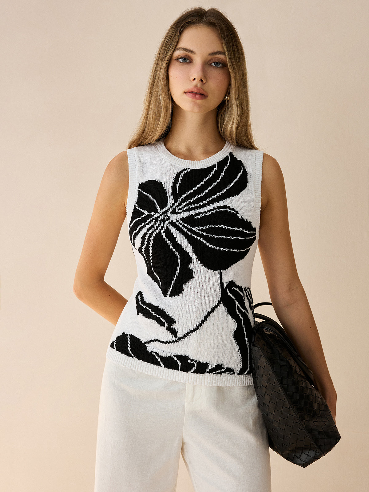 Gilet en maille fleuri contrastant
