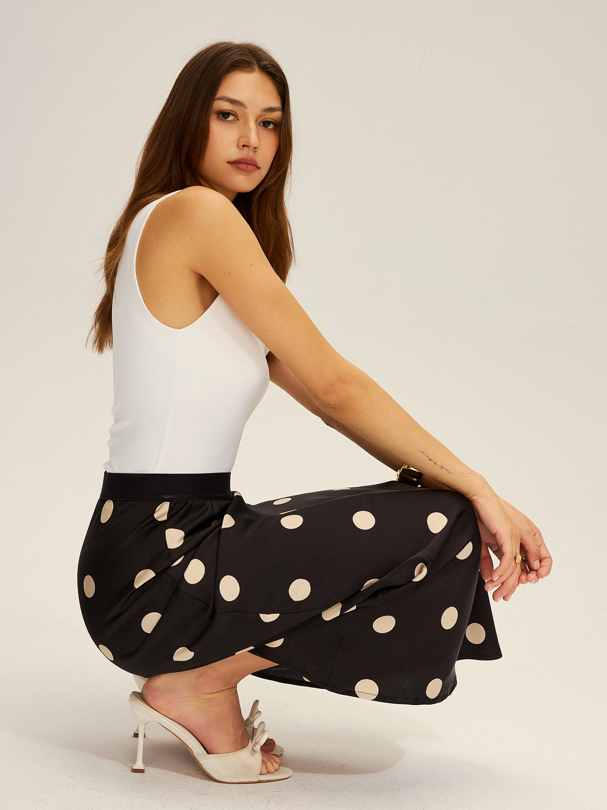 Maxirock aus Satin mit Tupfenmuster