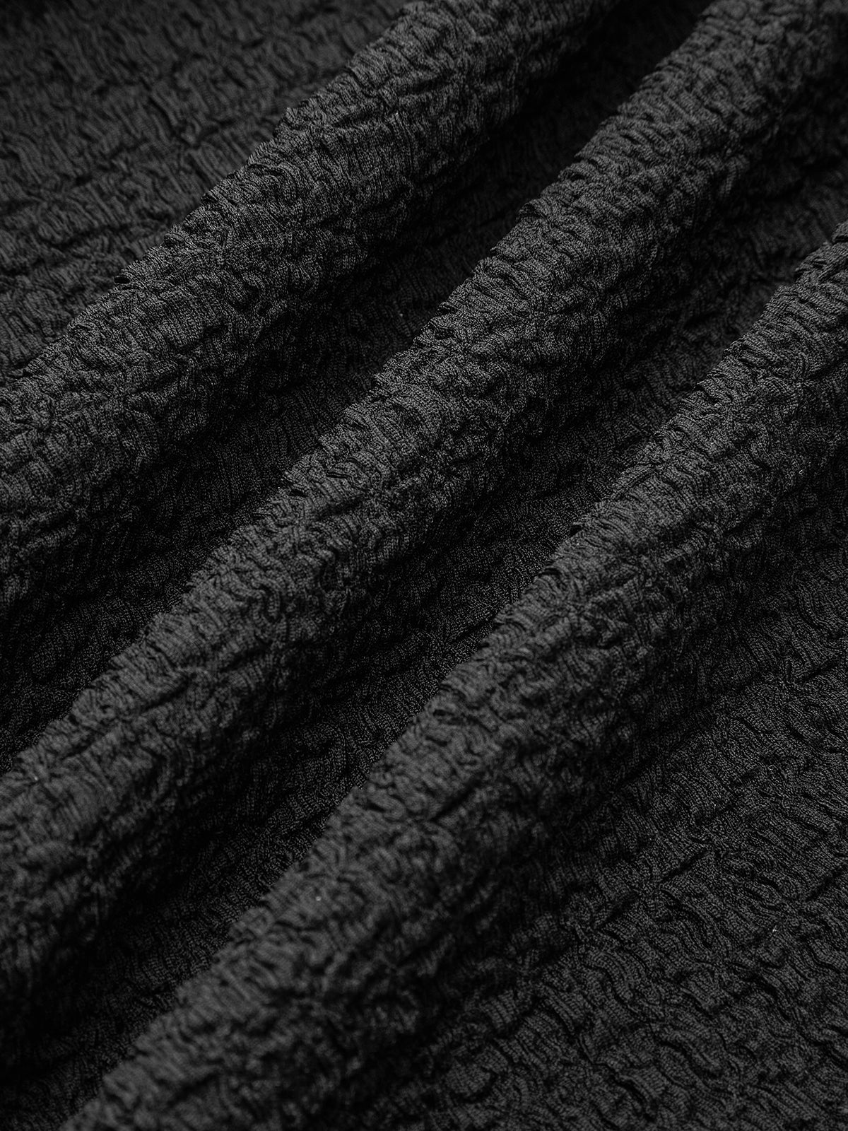 Ensemble top à boutons décoratifs et jupe midi