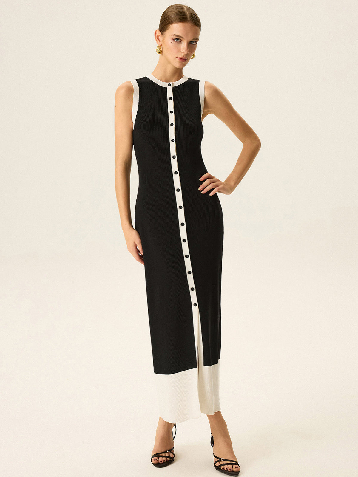 Robe longue boutonnée avec liseré contrastant