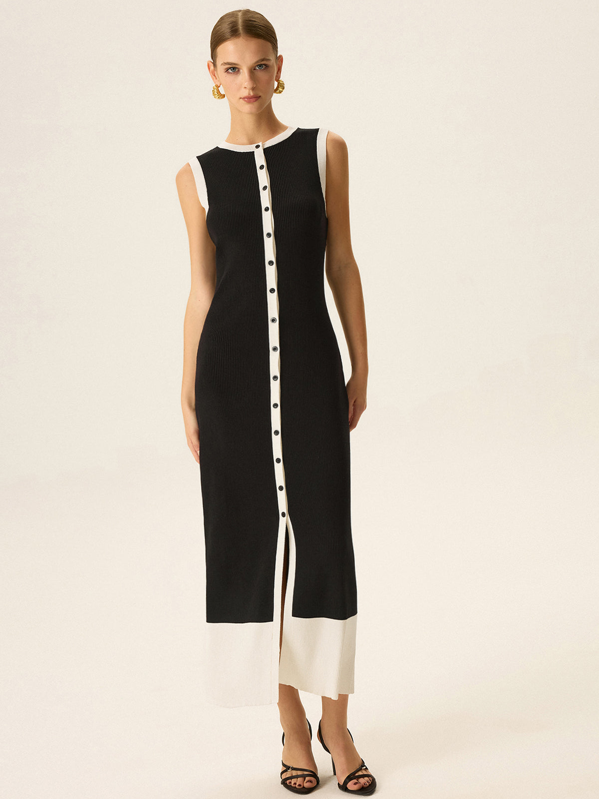 Robe longue boutonnée avec liseré contrastant