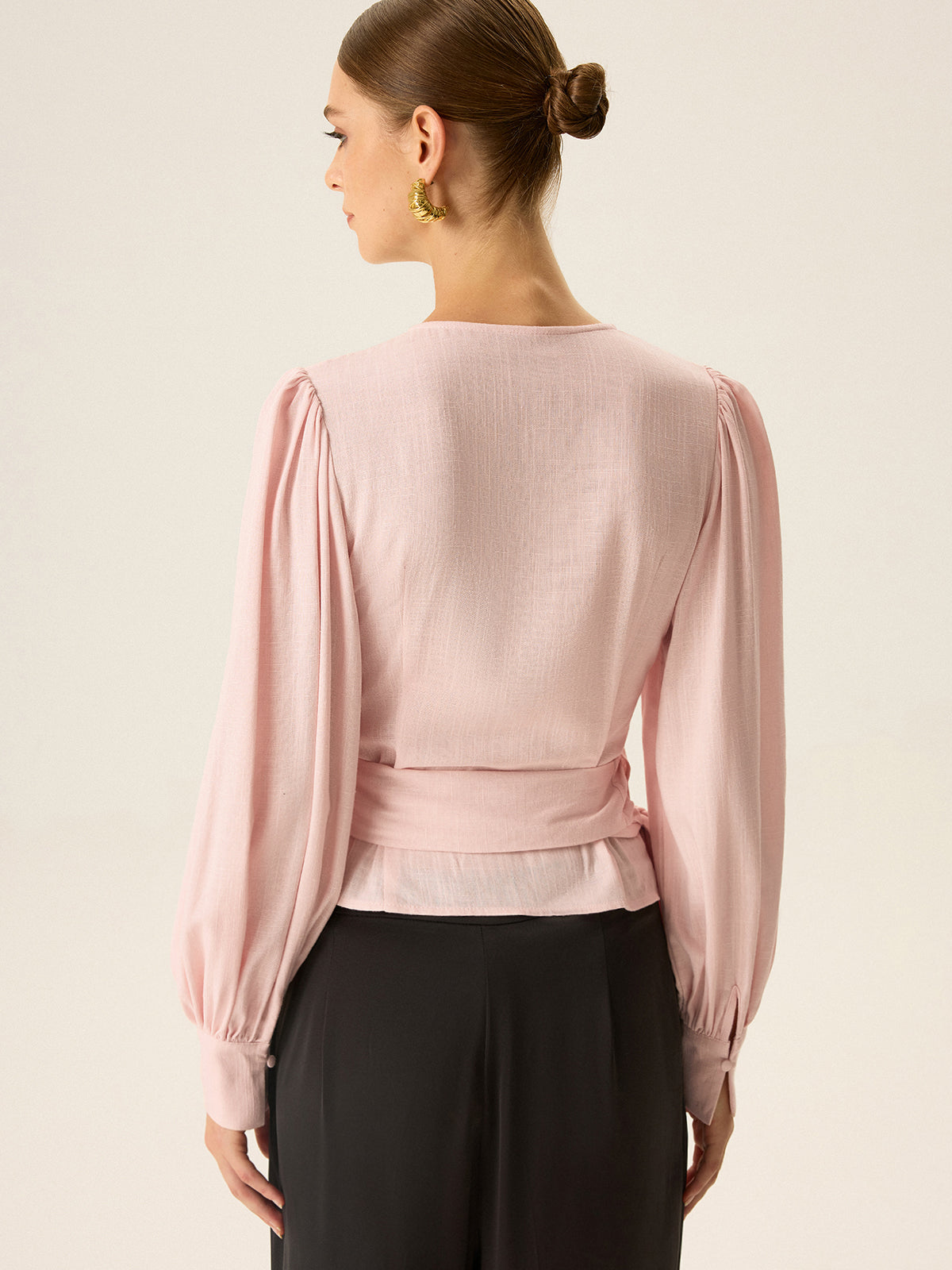 Chemisier à manches longues avec nœud papillon