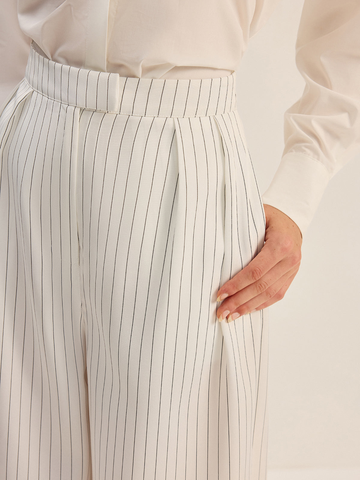 Pantalon large à rayures fines