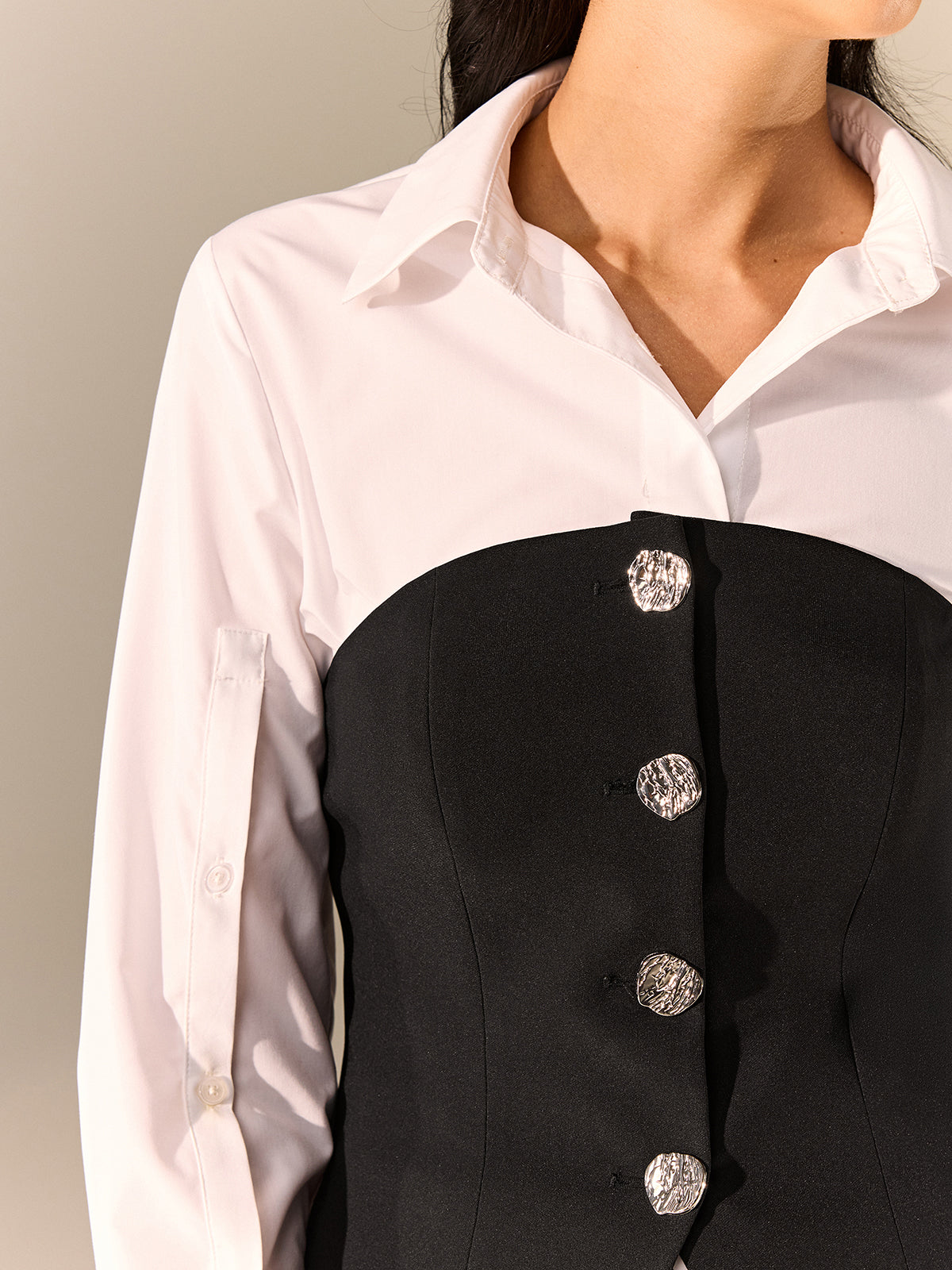 Ensemble corset boutonné et chemise à manches longues
