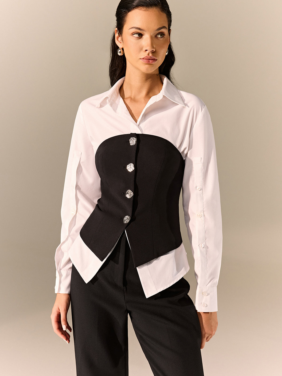 Ensemble corset boutonné et chemise à manches longues