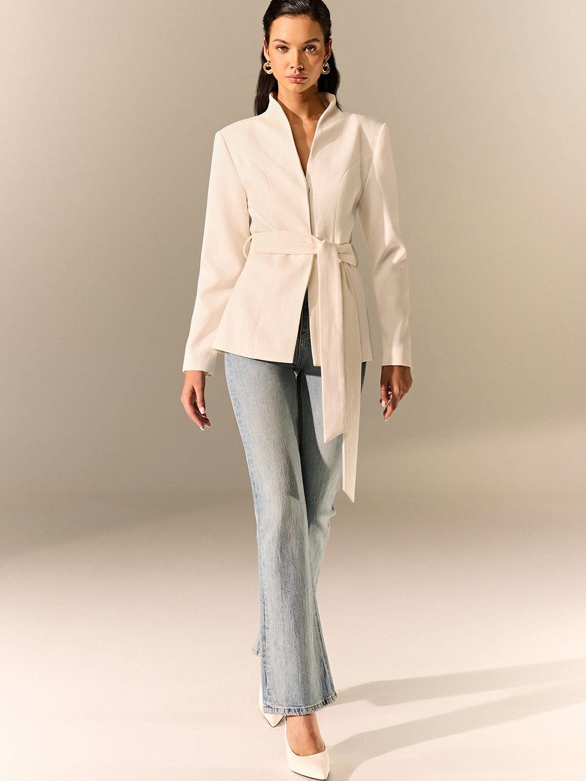 Blazer à manches longues avec col montant et ceinture