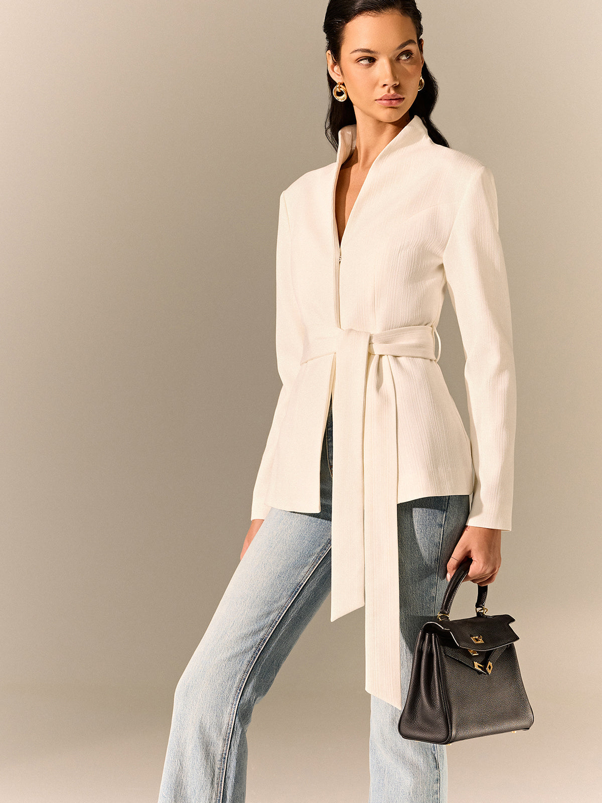 Blazer à manches longues avec col montant et ceinture
