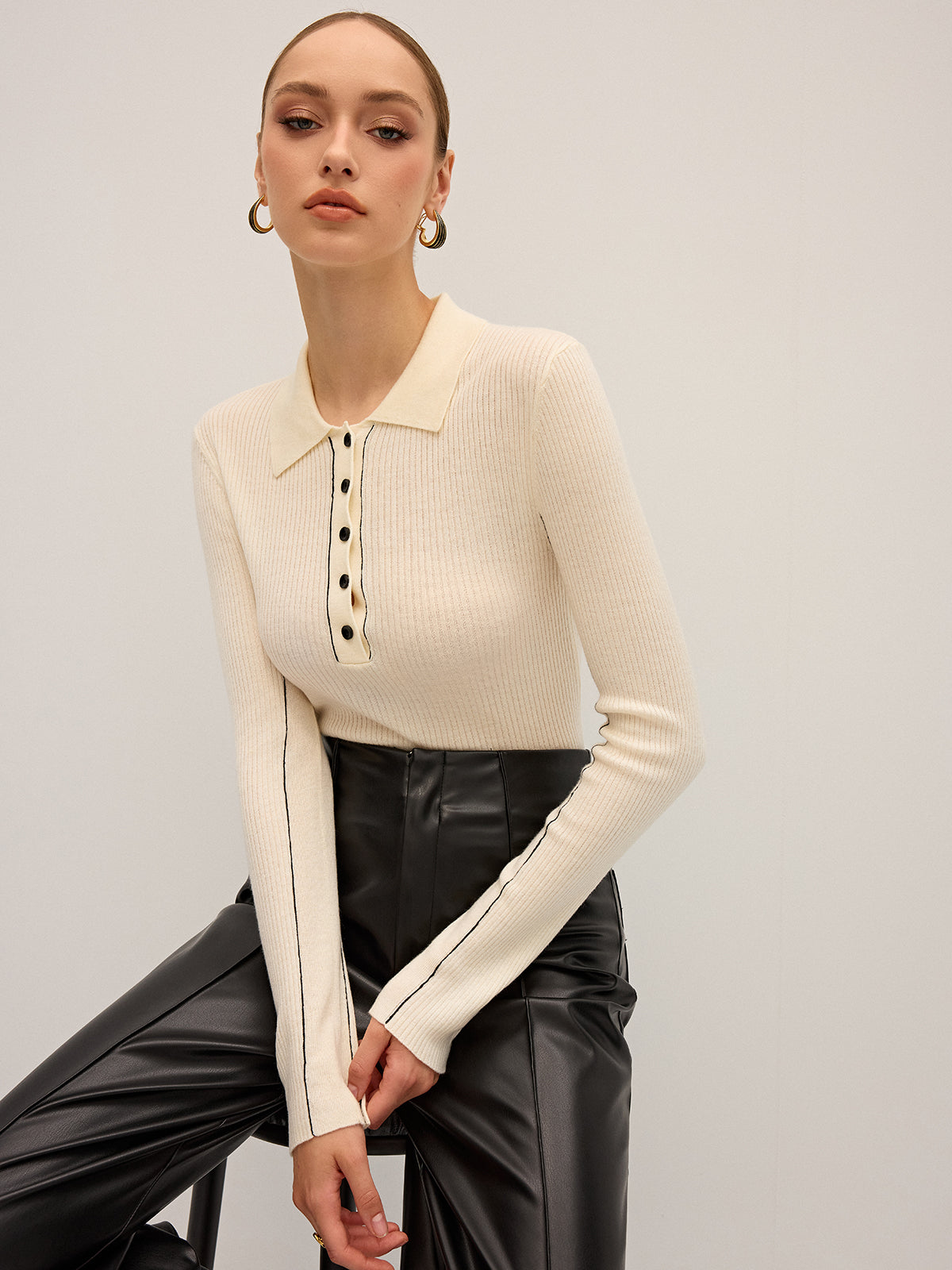 Haut en maille côtelée en mélange de laine, style polo