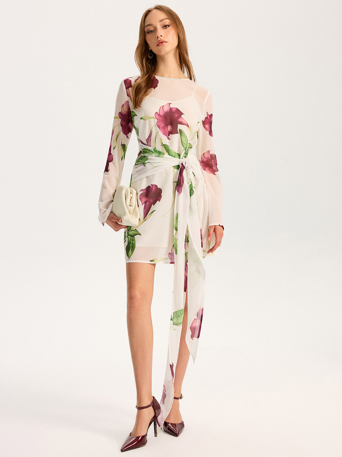 Robe courte en mousseline semi-transparente à imprimé floral