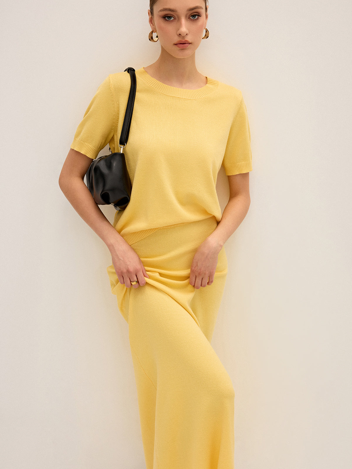 Ensemble haut à manches courtes en maille et jupe longue