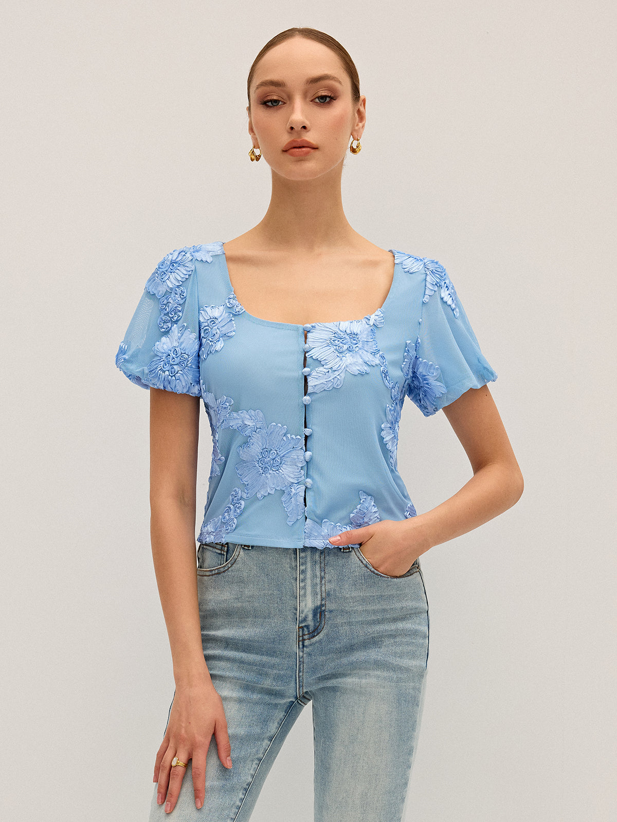 Haut en maille brodé floral à col carré