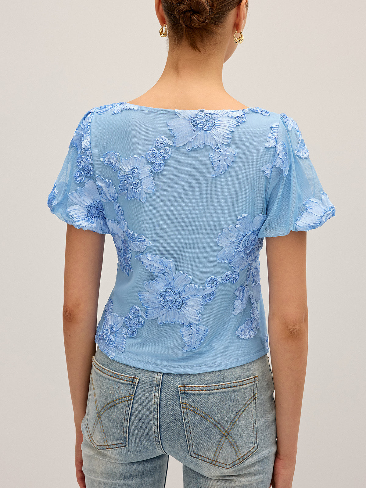 Haut en maille brodé floral à col carré