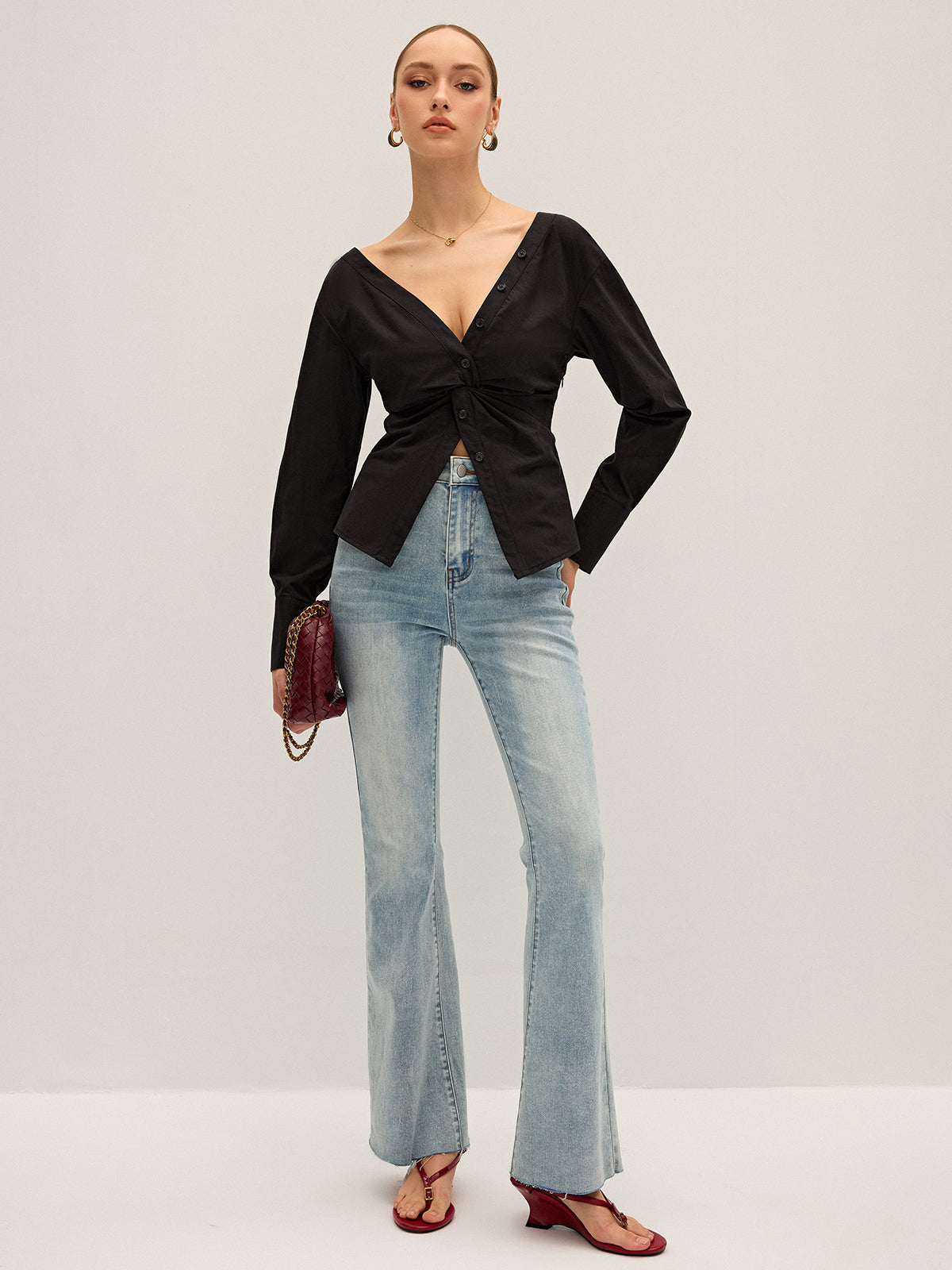 Twisted-Front-Shirt mit tiefem V-Ausschnitt