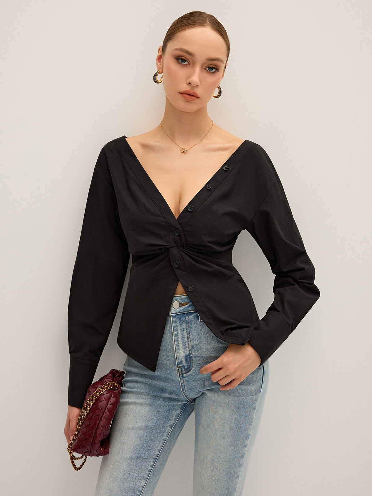 Twisted-Front-Shirt mit tiefem V-Ausschnitt
