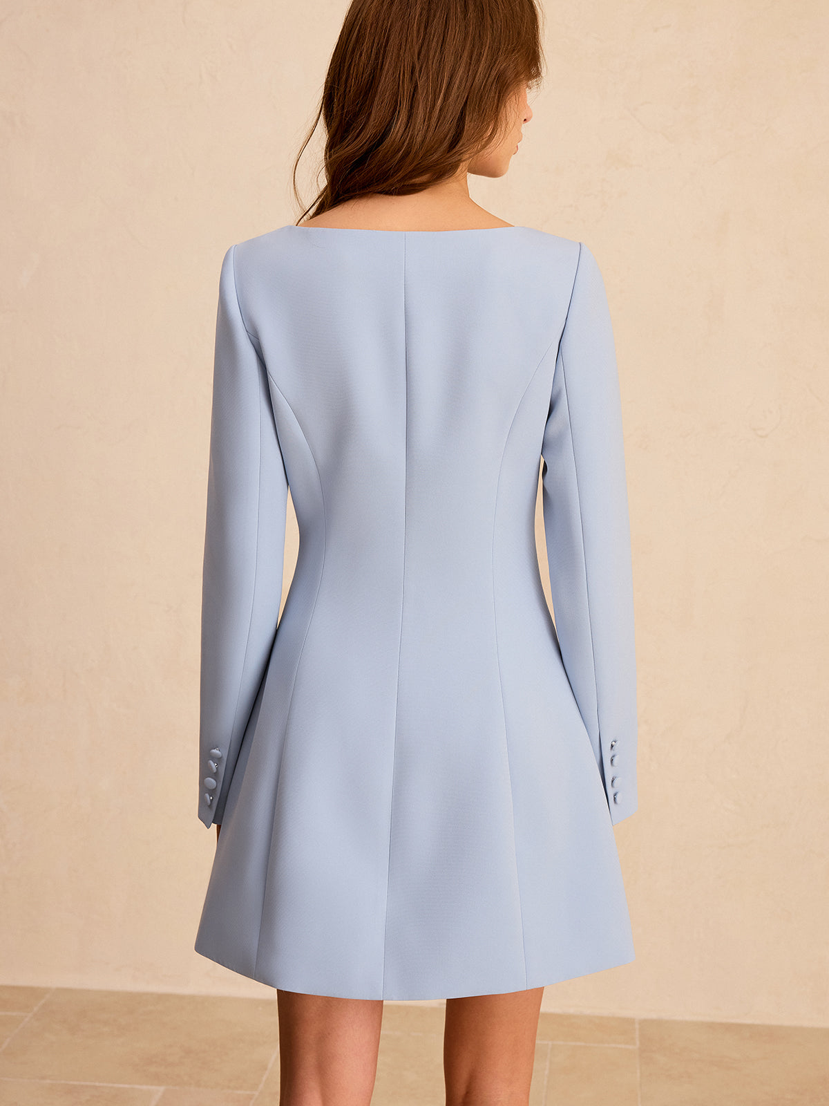Enganliegendes A-Linien-Kleid mit langen Ärmeln