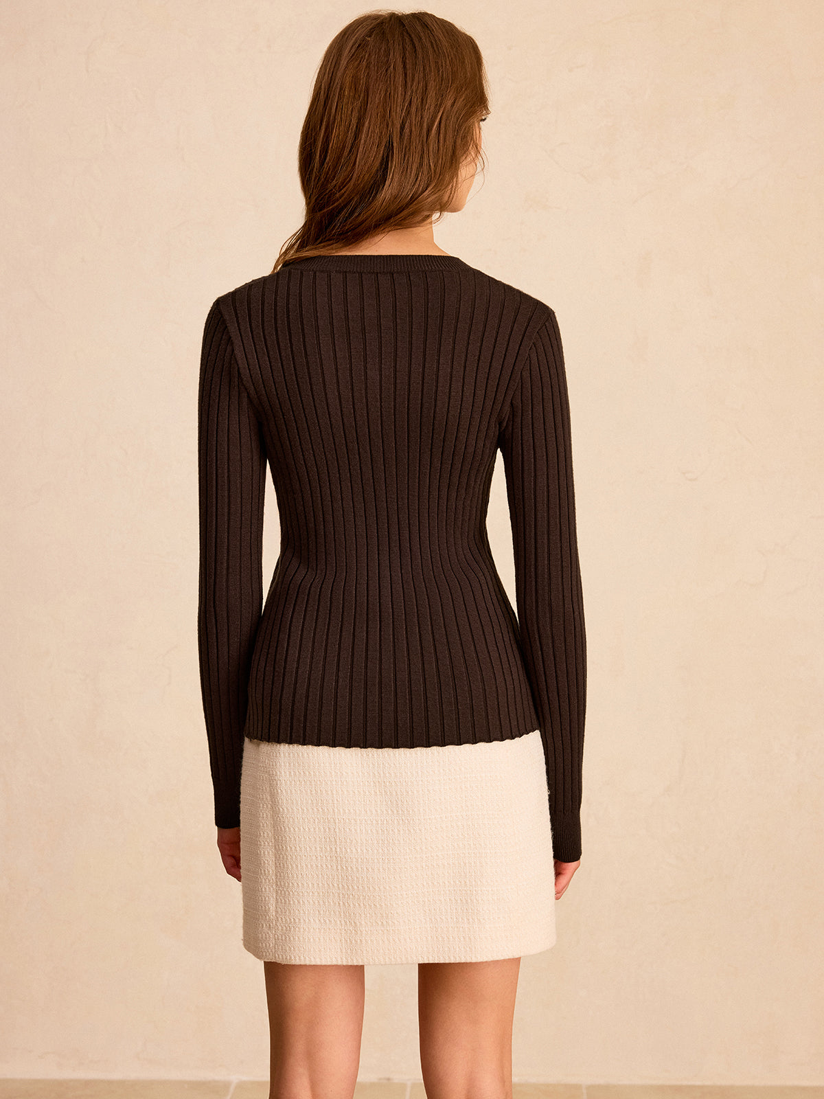 Geripptes Strickoberteil mit Knopfleiste