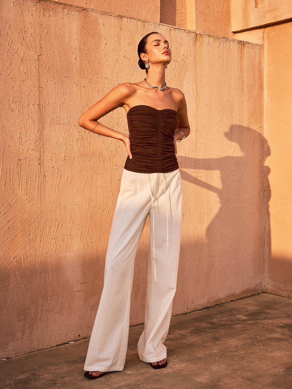 Haut bustier froncé à boutons sur le devant