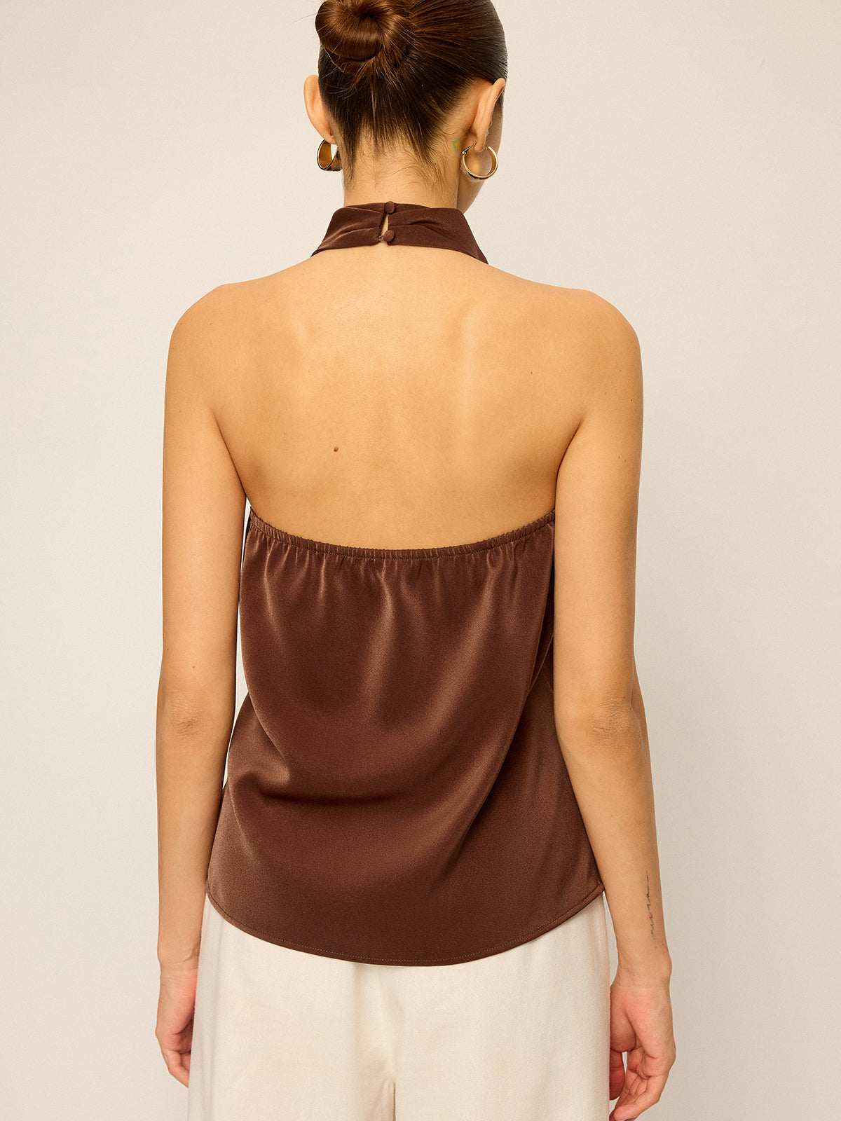 Satin-Neckholder-Top mit Wasserfallausschnitt und Rückenausschnitt