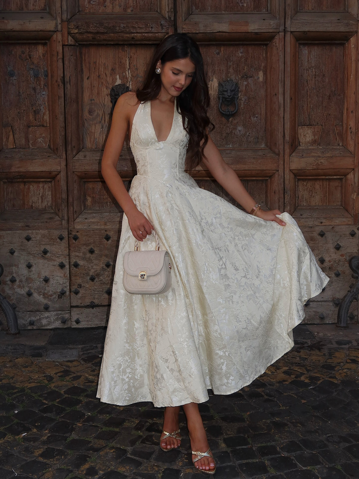 Robe vintage dos nu à nouer en dentelle