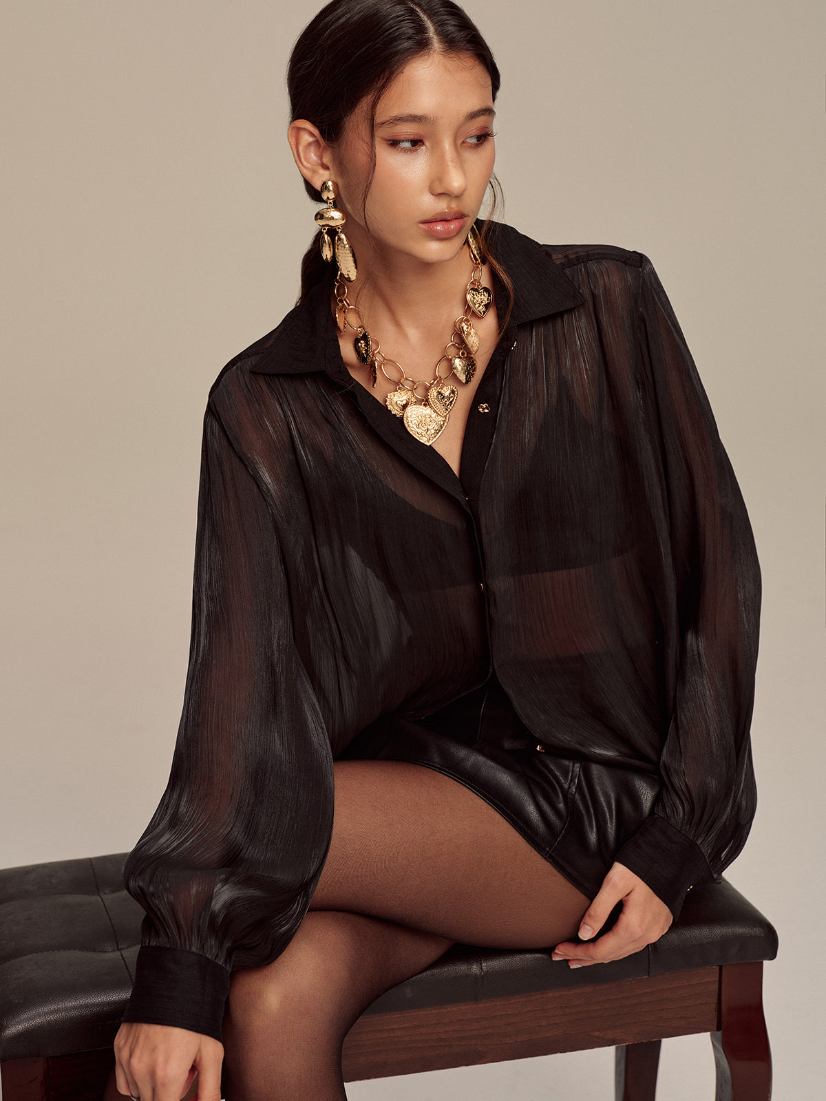 Chemise texturée en mousseline transparente avec boutons en métal