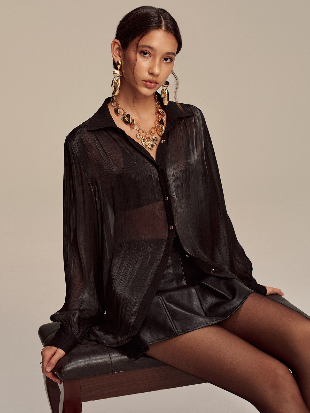 Chemise texturée en mousseline transparente avec boutons en métal