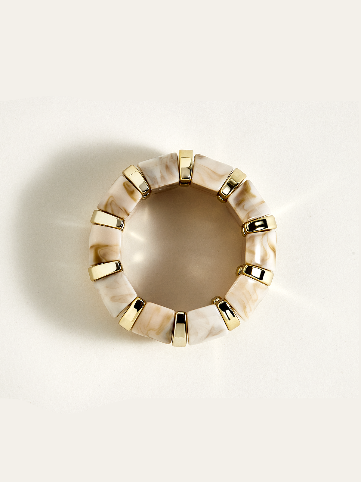 Bracelet en résine marbrée et or