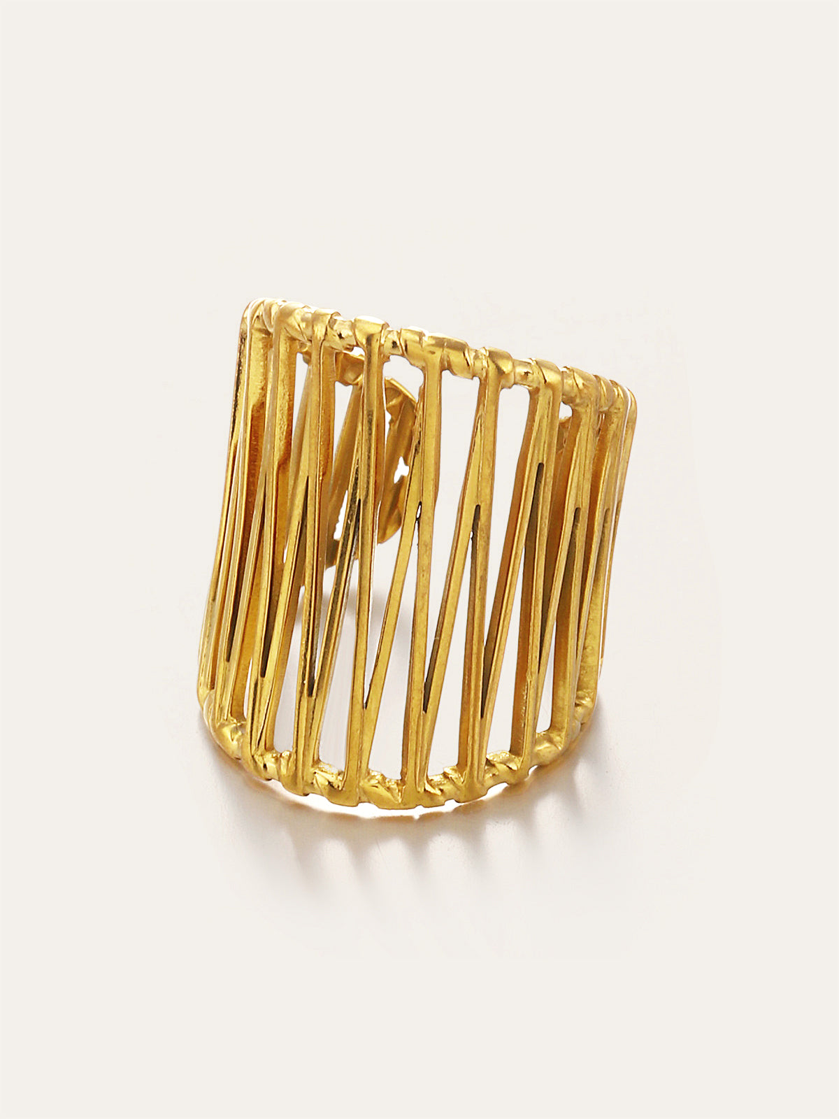 Bague dorée ajourée géométrique