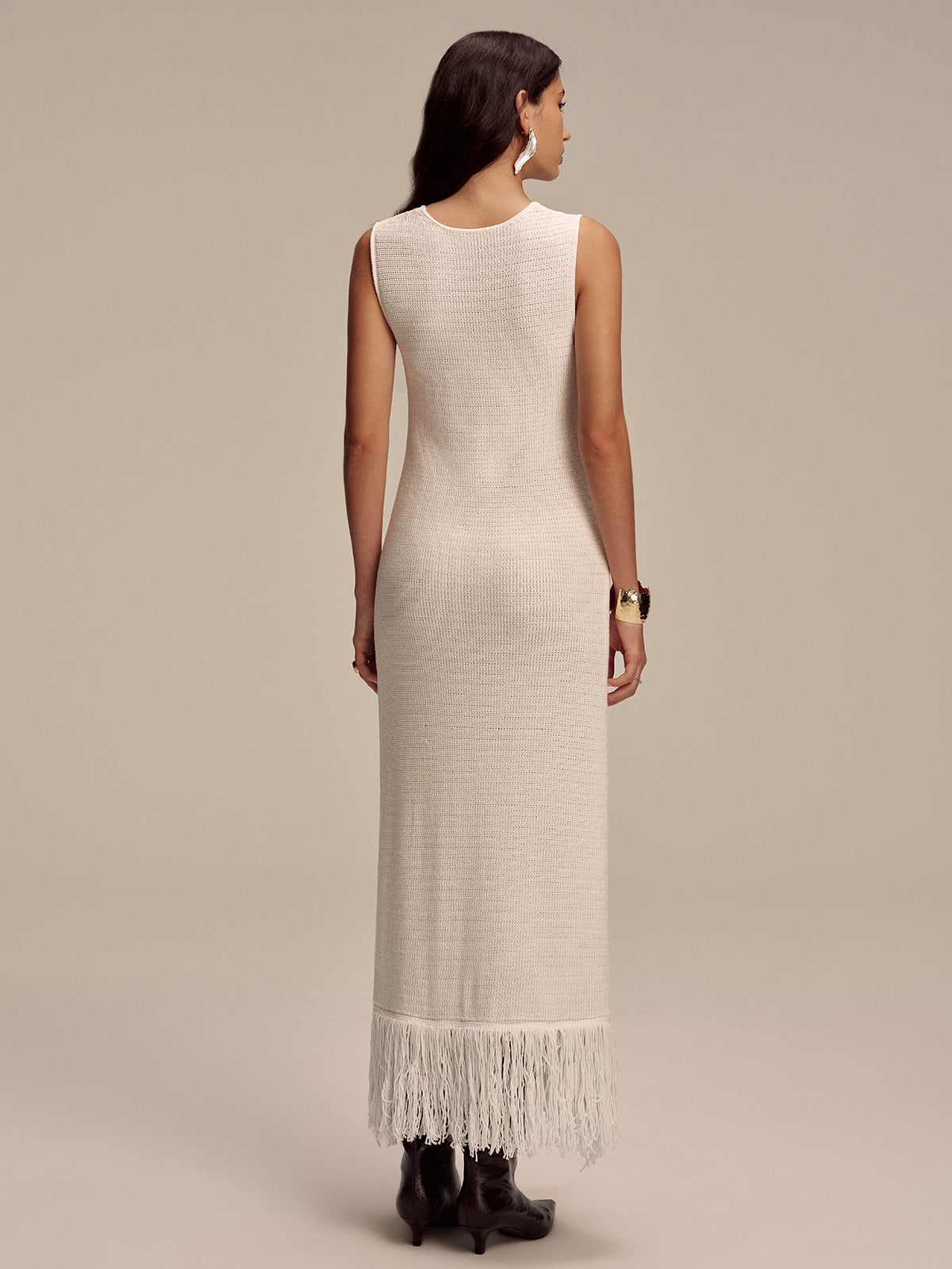 Robe longue en maille sans manches à ourlet frangé
