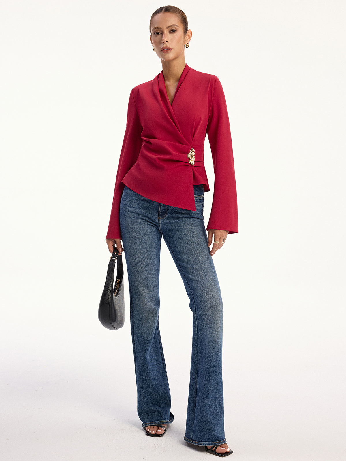 Asymmetrische Bluse mit V-Ausschnitt und Metalldetail