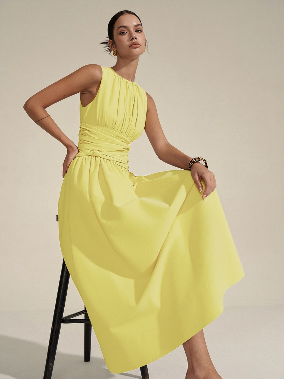 Robe longue à taille froncée