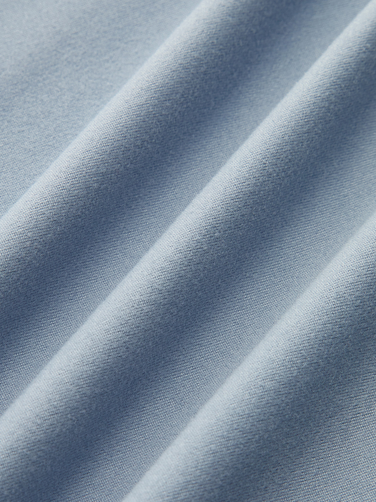 Robe longue à boucle métallique torsadée à la taille