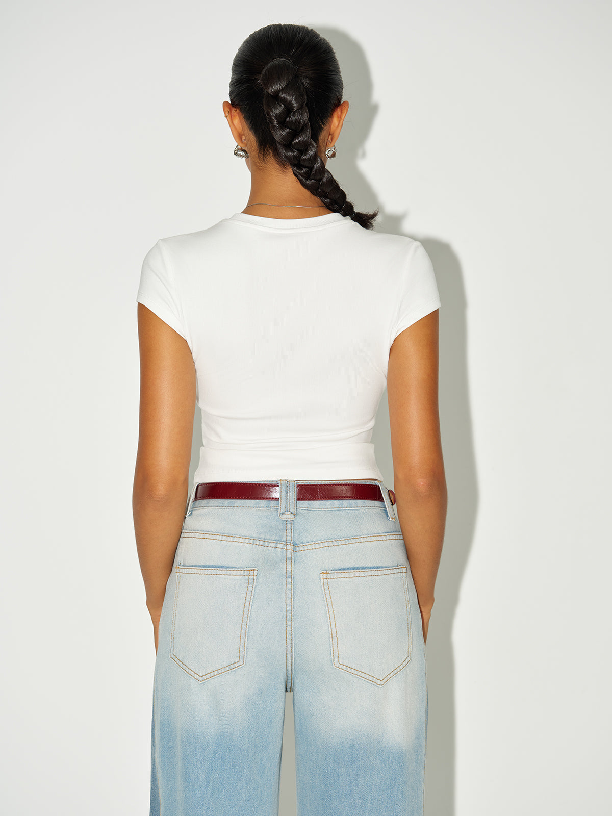 Geripptes Kurzarm-Top mit Rundhalsausschnitt aus Baumwollmischgewebe