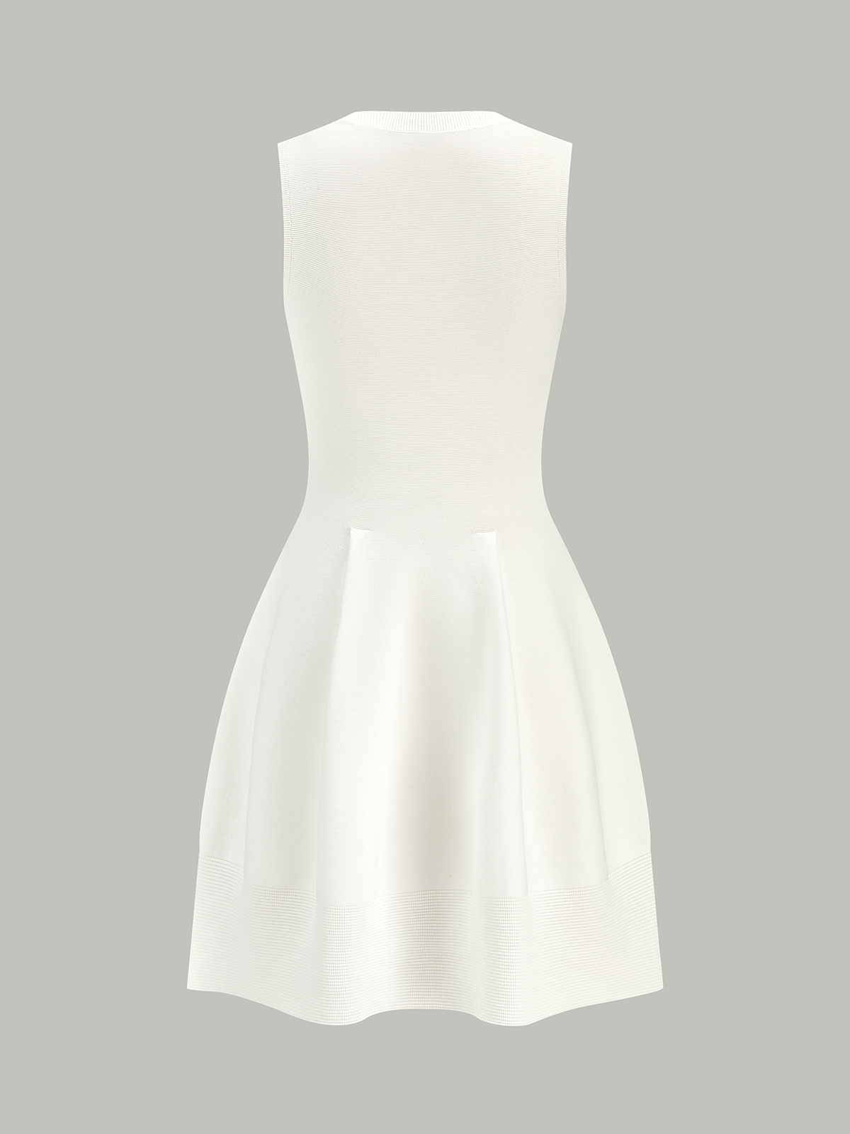 Ärmelloses Strickkleid mit ausgestelltem Rock