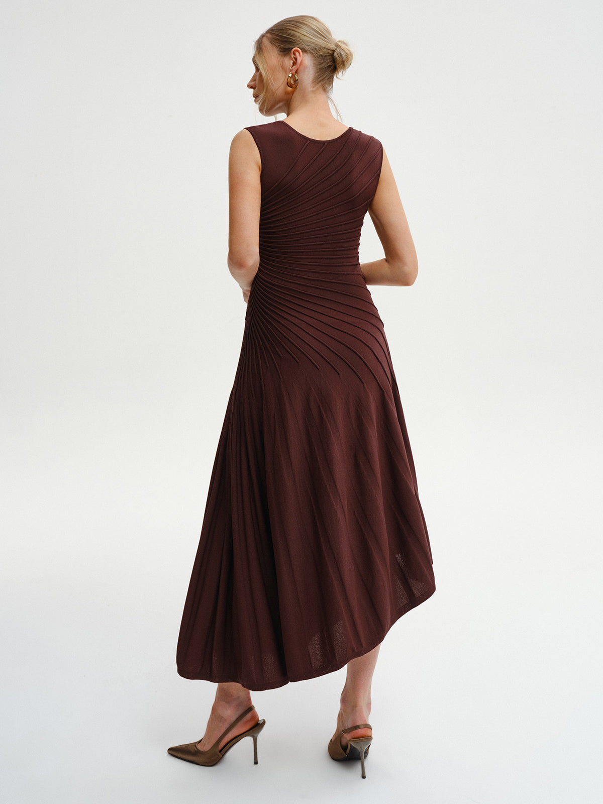 Robe-pull midi asymétrique sans manches