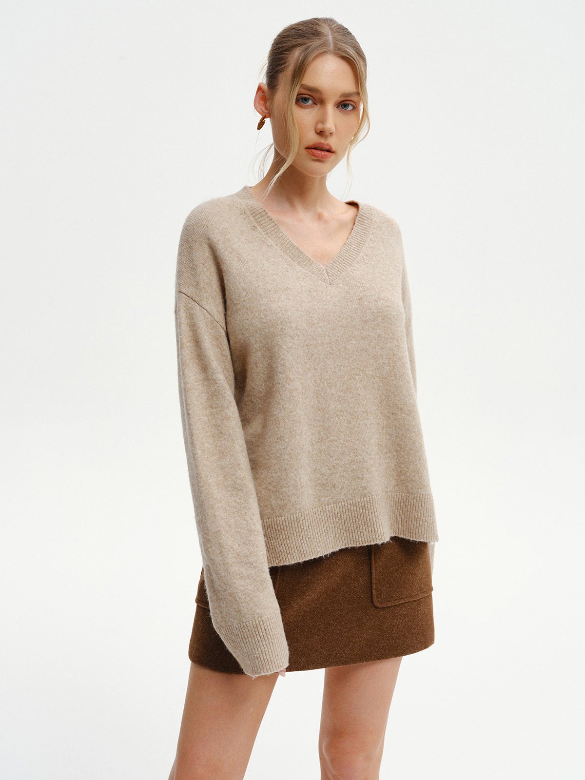 V-Ausschnitt-Pullover aus Wollmix mit seitlichem Schlitz