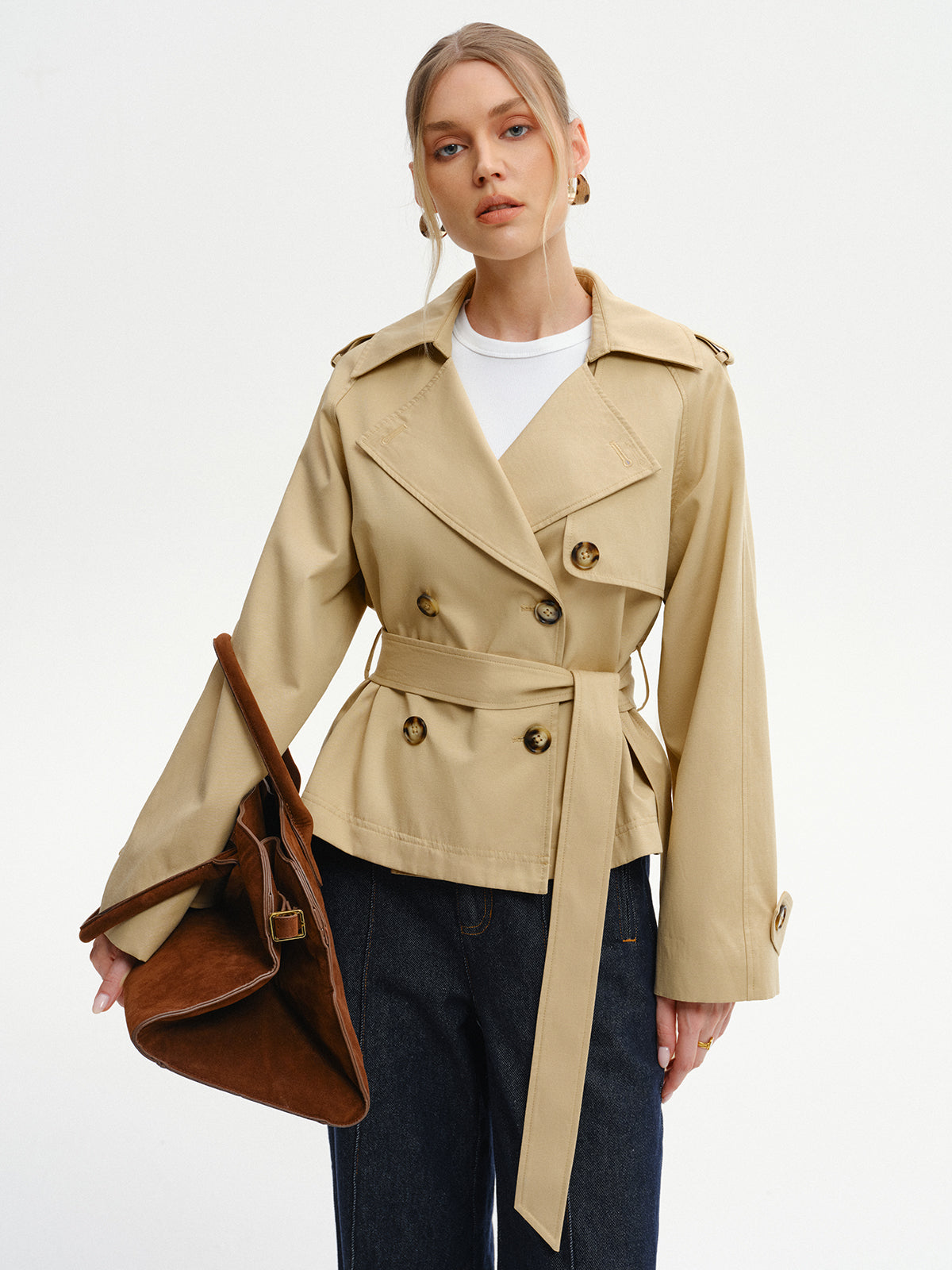 Zweireihiger Trenchcoat mit Gürtel