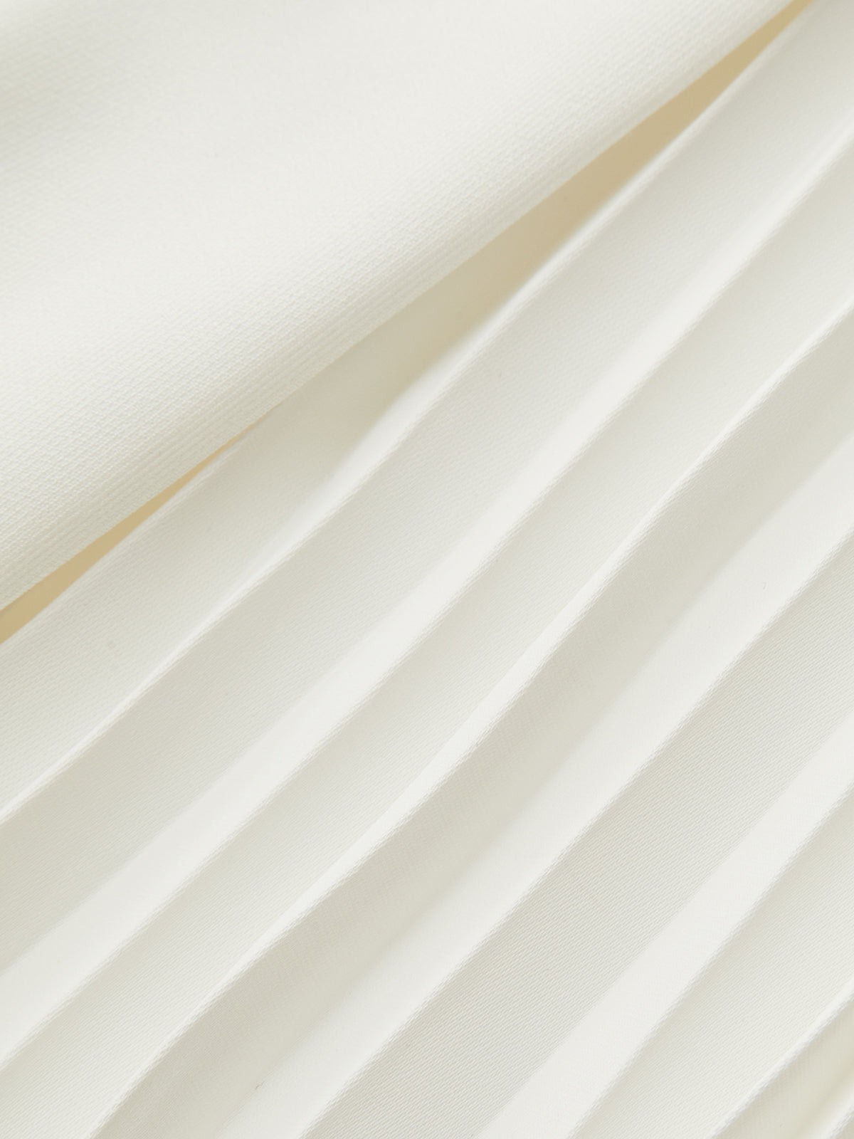 Metal Chain Pleated Mini Skirt